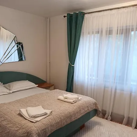 La Montzi For4 Apartment Craiova