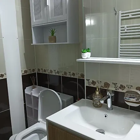 Apartment La Montzi For4 Craiova