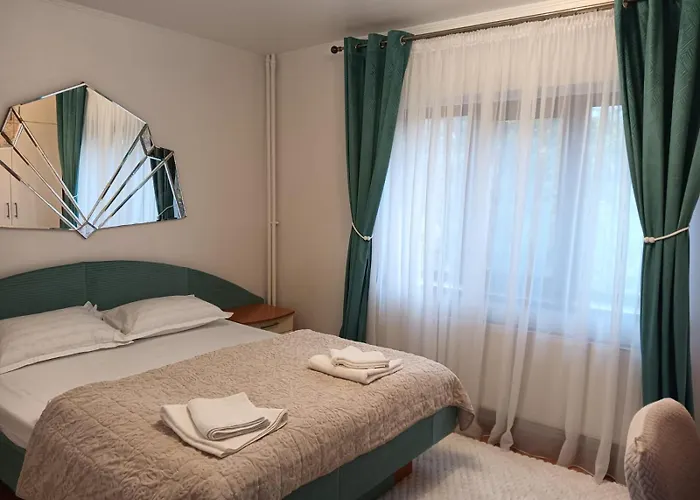 La Montzi For4 公寓 克拉奥华